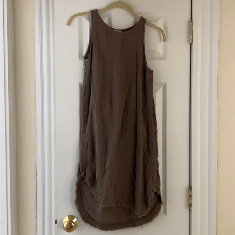 Chic soft cloth dress with side button detail